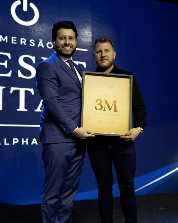 Mentorado recebe placa de R$ 3 milhões